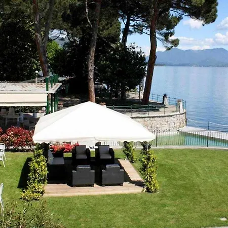 Brand New And Elegant On Maggiore Lejlighed