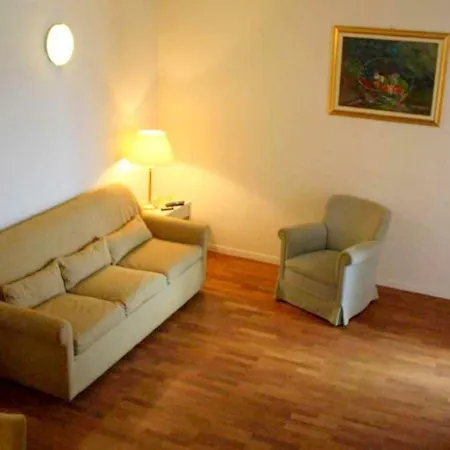 Brand New And Elegant On Maggiore Appartement