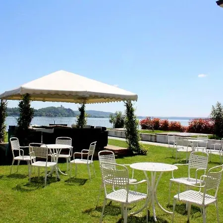 Appartamento Brand New And Elegant On Maggiore Meina