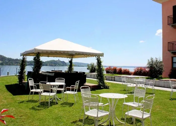 Appartement Brand New And Elegant On Lake Maggiore Meina