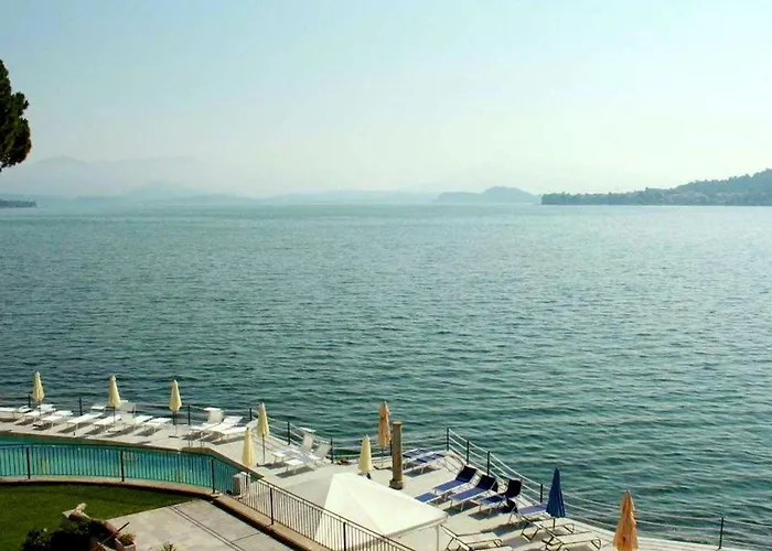 Brand New And Elegant On Lake Maggiore Appartement Meina